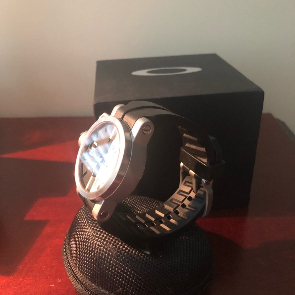 Oakley gearbox watch brushed/black & tan dial